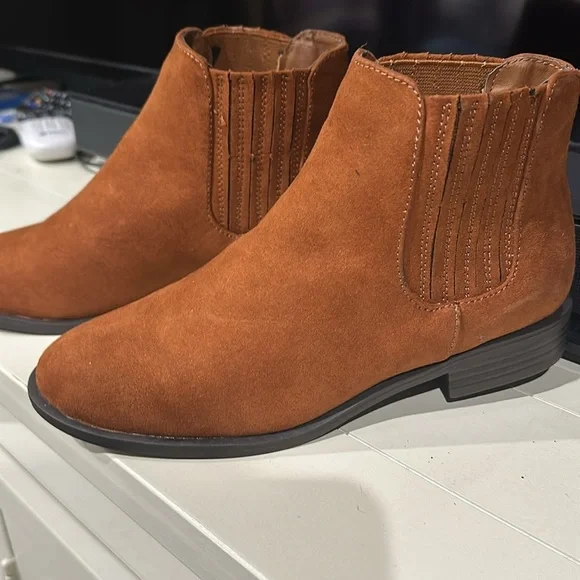 NWT in box faux fur booties. Size 5.5. Brand Bamboo. - Picture 2 of 5